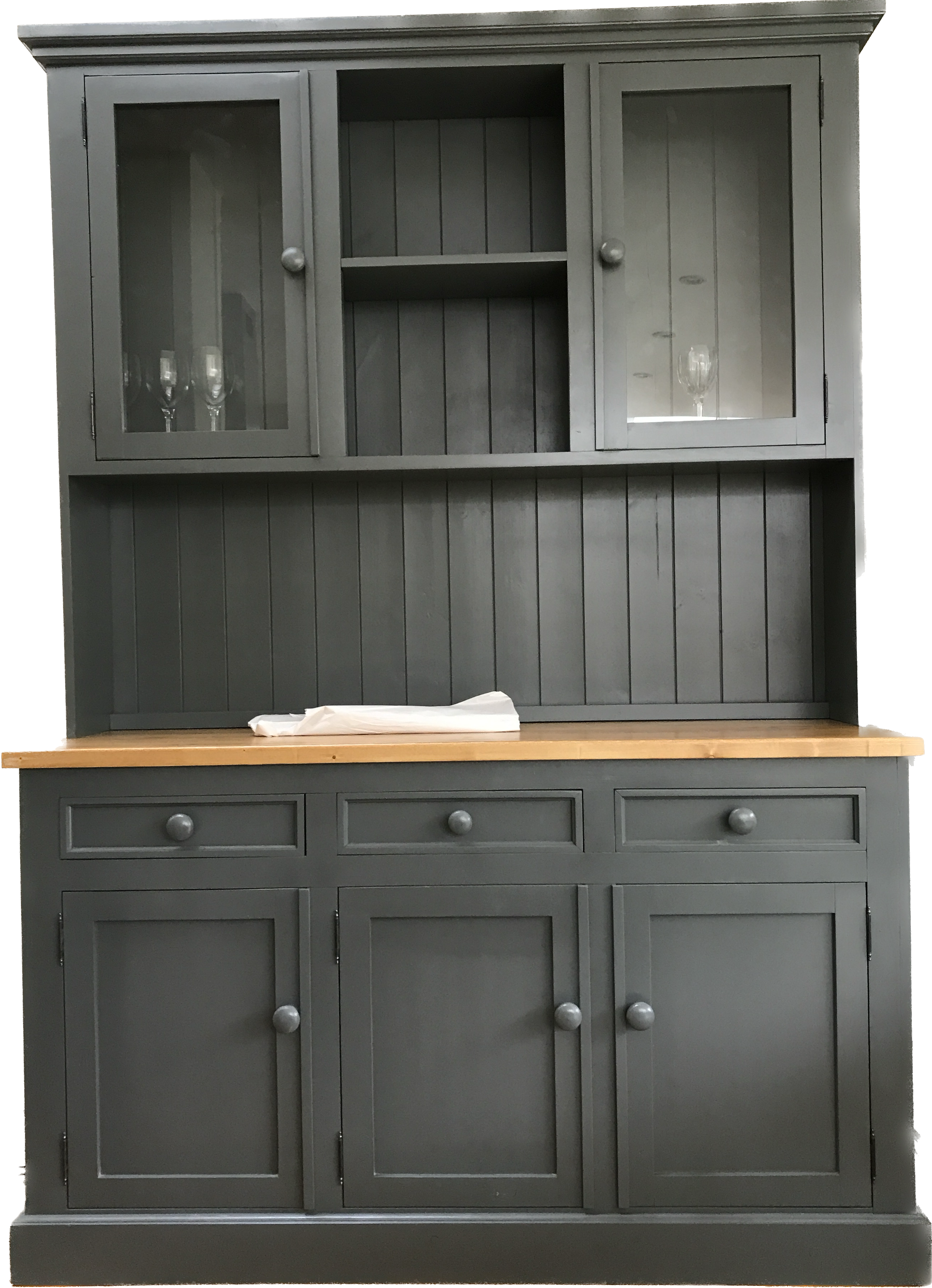 TRADITIONAL kITCHEN DRESSERS
