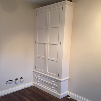 Shaker Style built-In